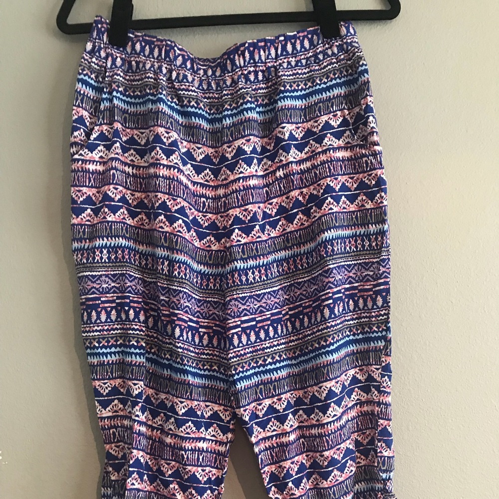 Capri tribal print pants